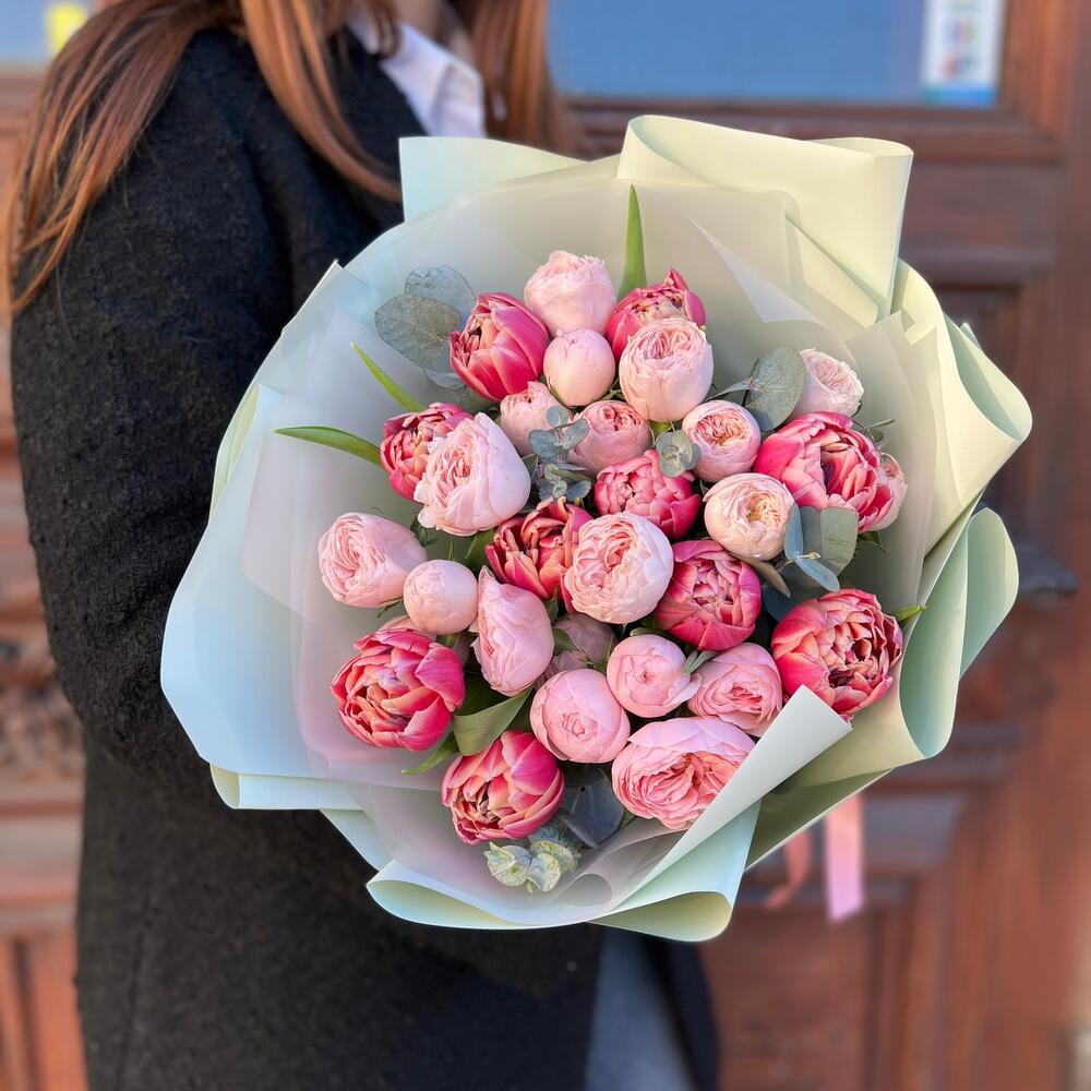 Букет 140 с пионовидными тюльпанами и розами, Цветы Санкт-Петербург ...