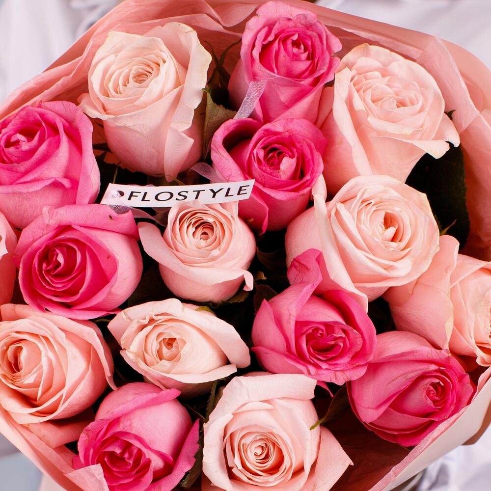 Букет из 15 роз двух розовых оттенков Rosa Galore