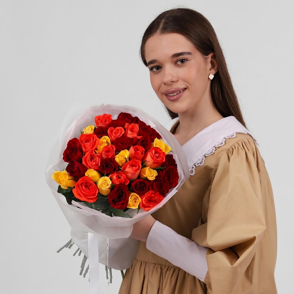 Букет из 35 ярких роз