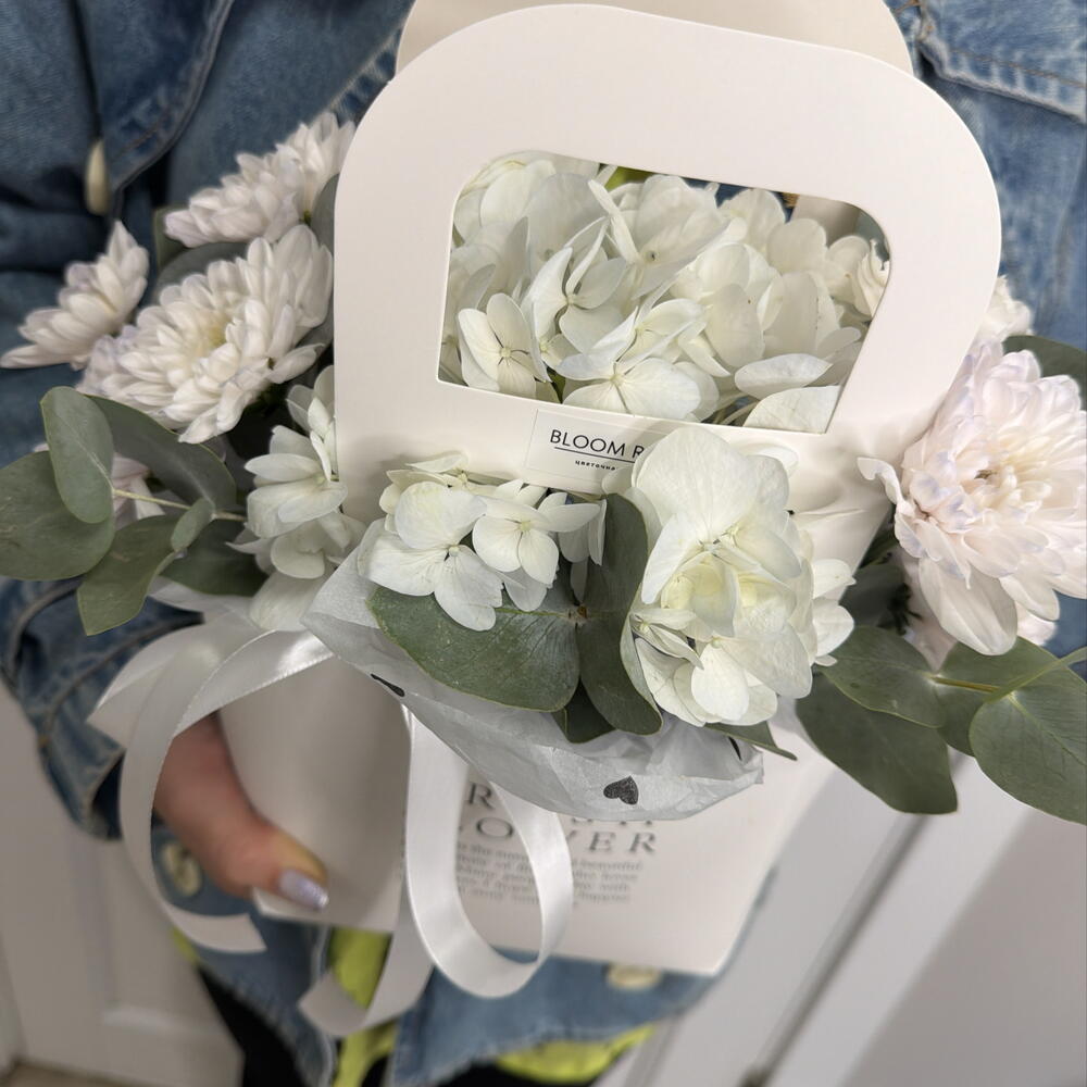Белая сумочка Bloom room, гортензия, хризантема