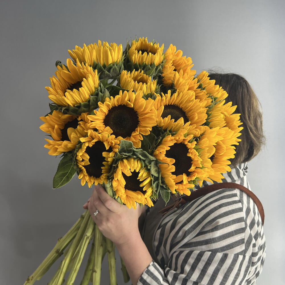 Монобукет 💛 солнечные подсолнухи 🌻🌻🌻 15 шт