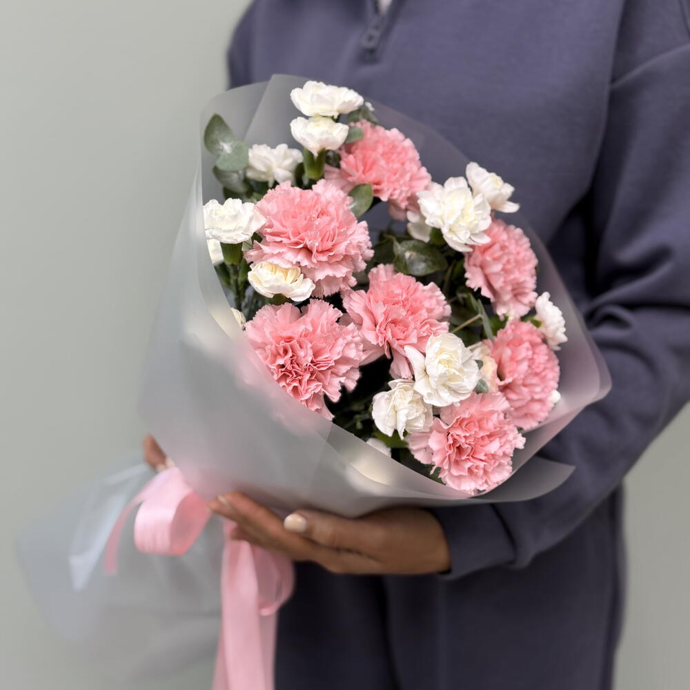 Стойкий букет «Утро в саду мадам Клэр🌸» из диантусов 💐