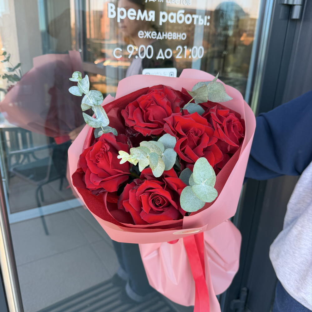 Букет из Французской розы и эвкалипта