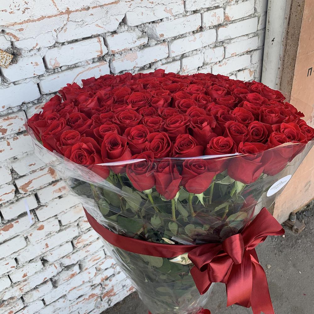 Купить розы в новосибирске недорого. Розы 140 см. Высокие розы. Розы гиганты. Гигантский букет роз.