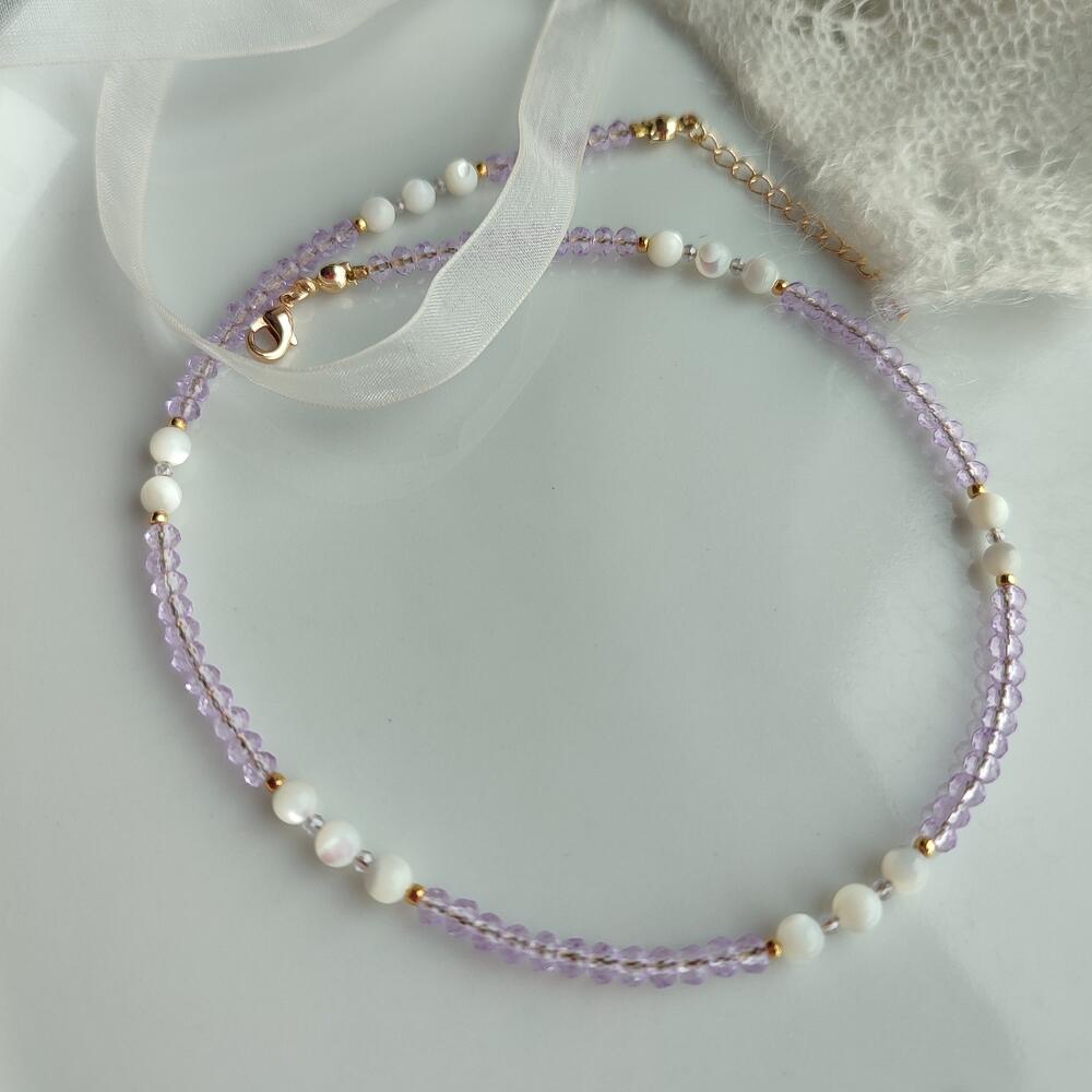 Purple choker made of Czech crystal and mother of pearl, gold plated