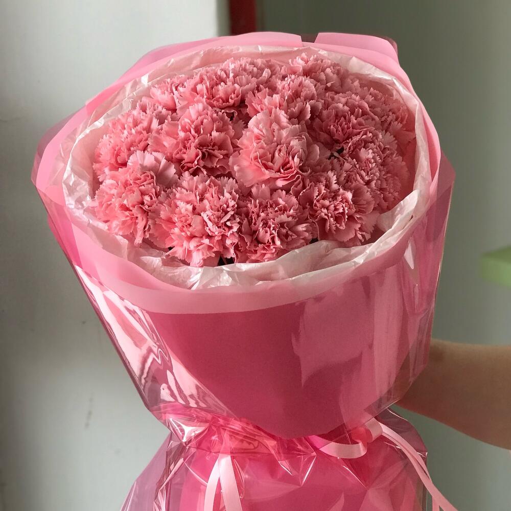 15 varietal pink dianthuses 33 Buket flowers
