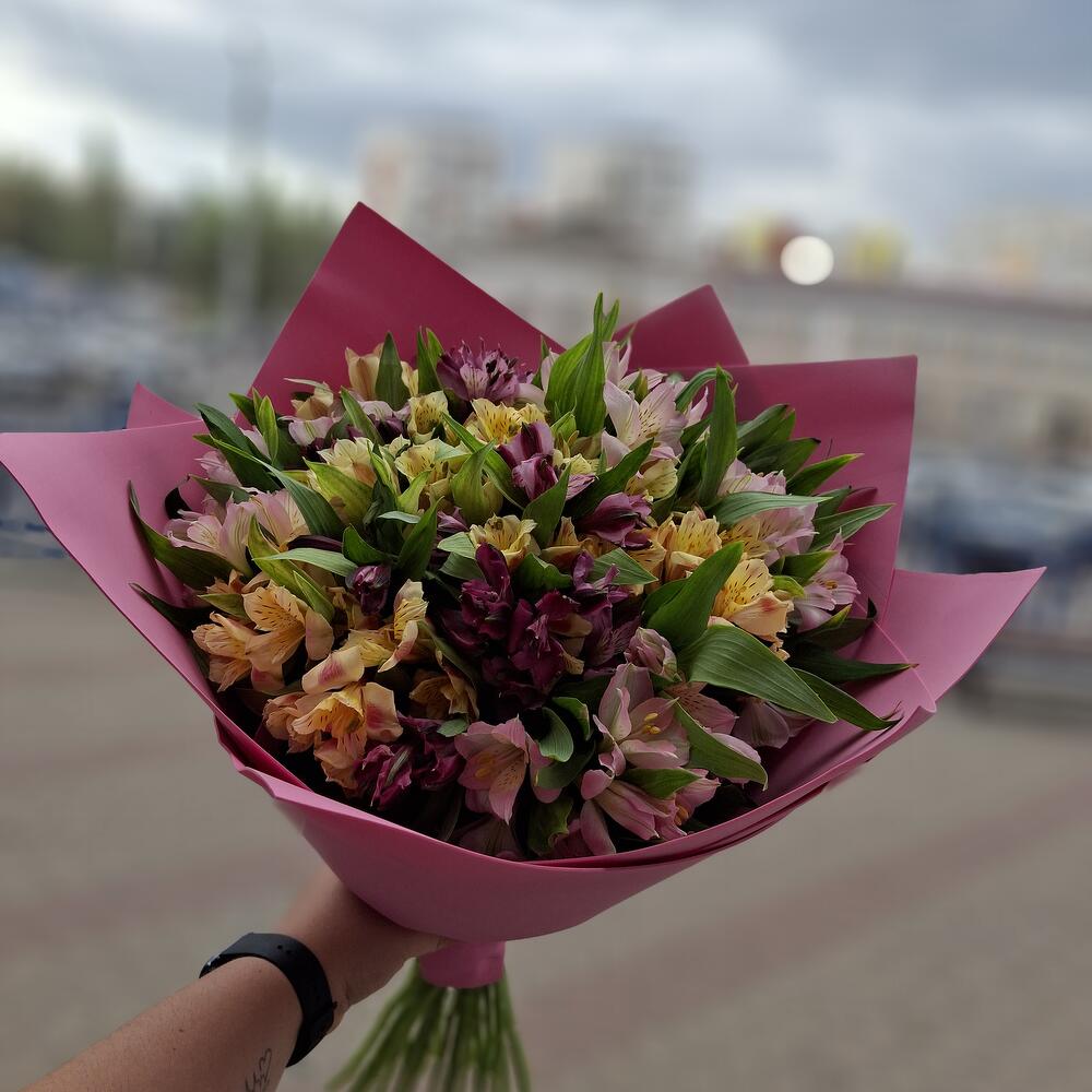 Букет альстромерий