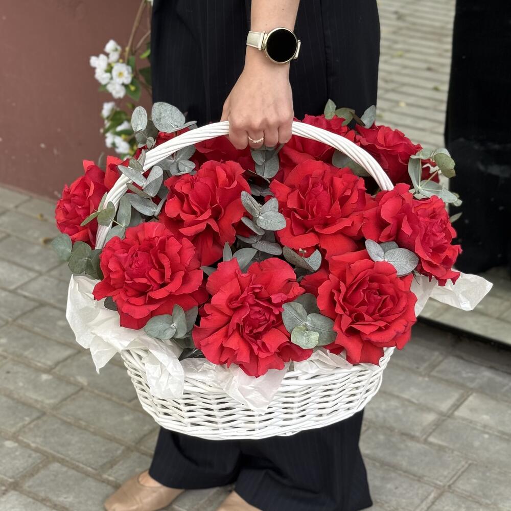 Корзина с французскими розами