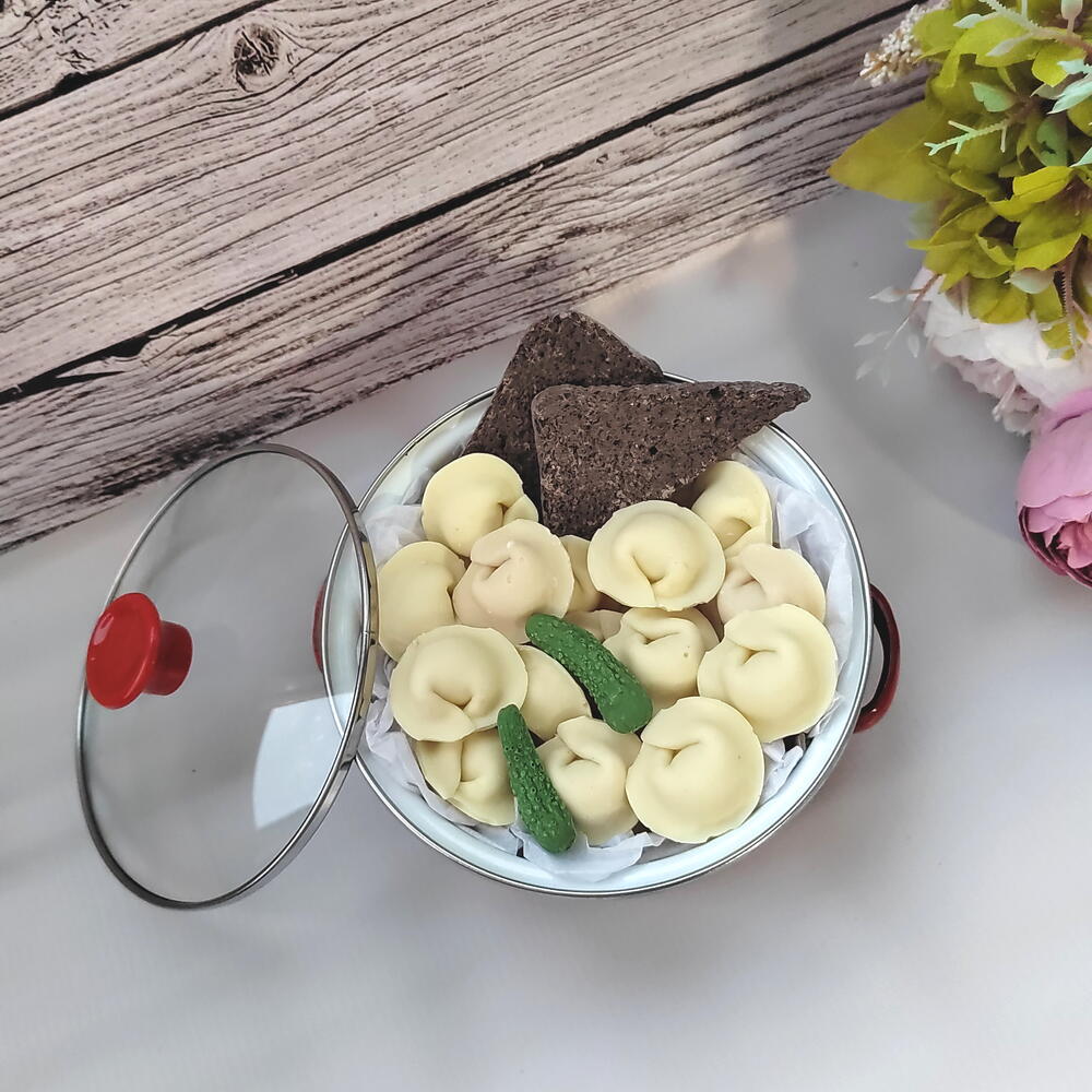 Шоколадные пельмени в кастрюльке
