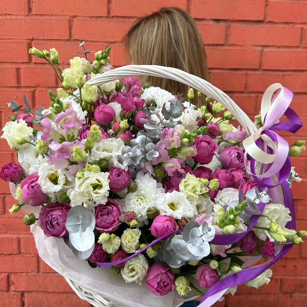 Эксклюзивная корзина из пионовидных роз , дустом , хризантем 🌸🎀💐