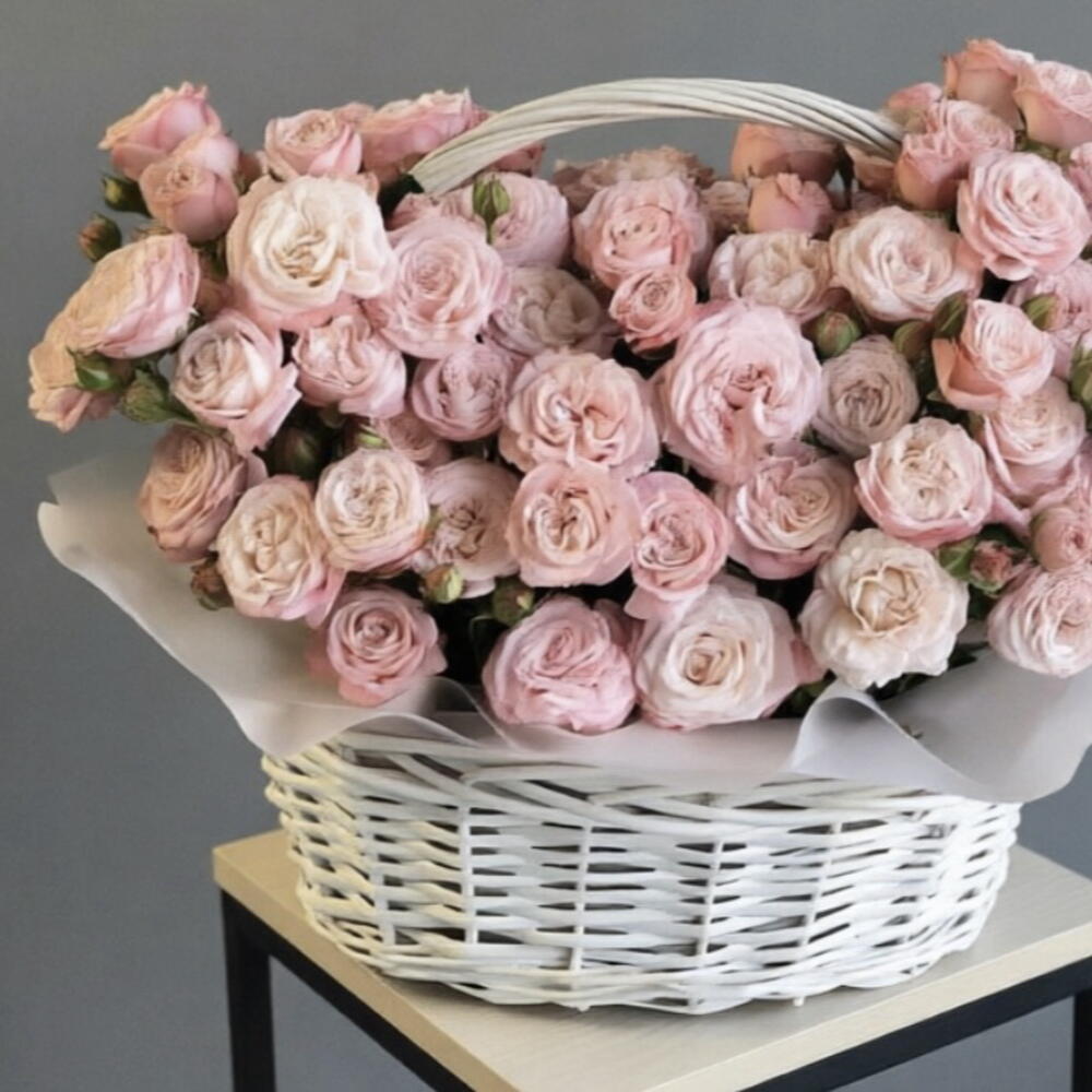 Корзина с розами