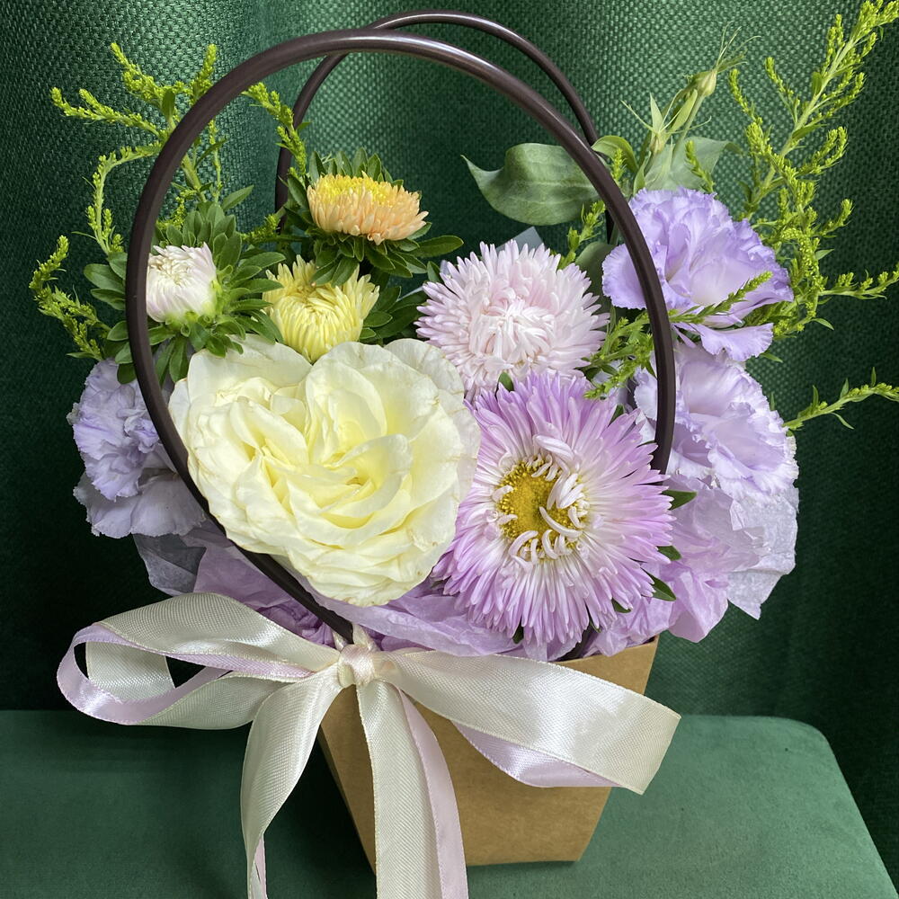 Композиция из астры и розы 🌹
