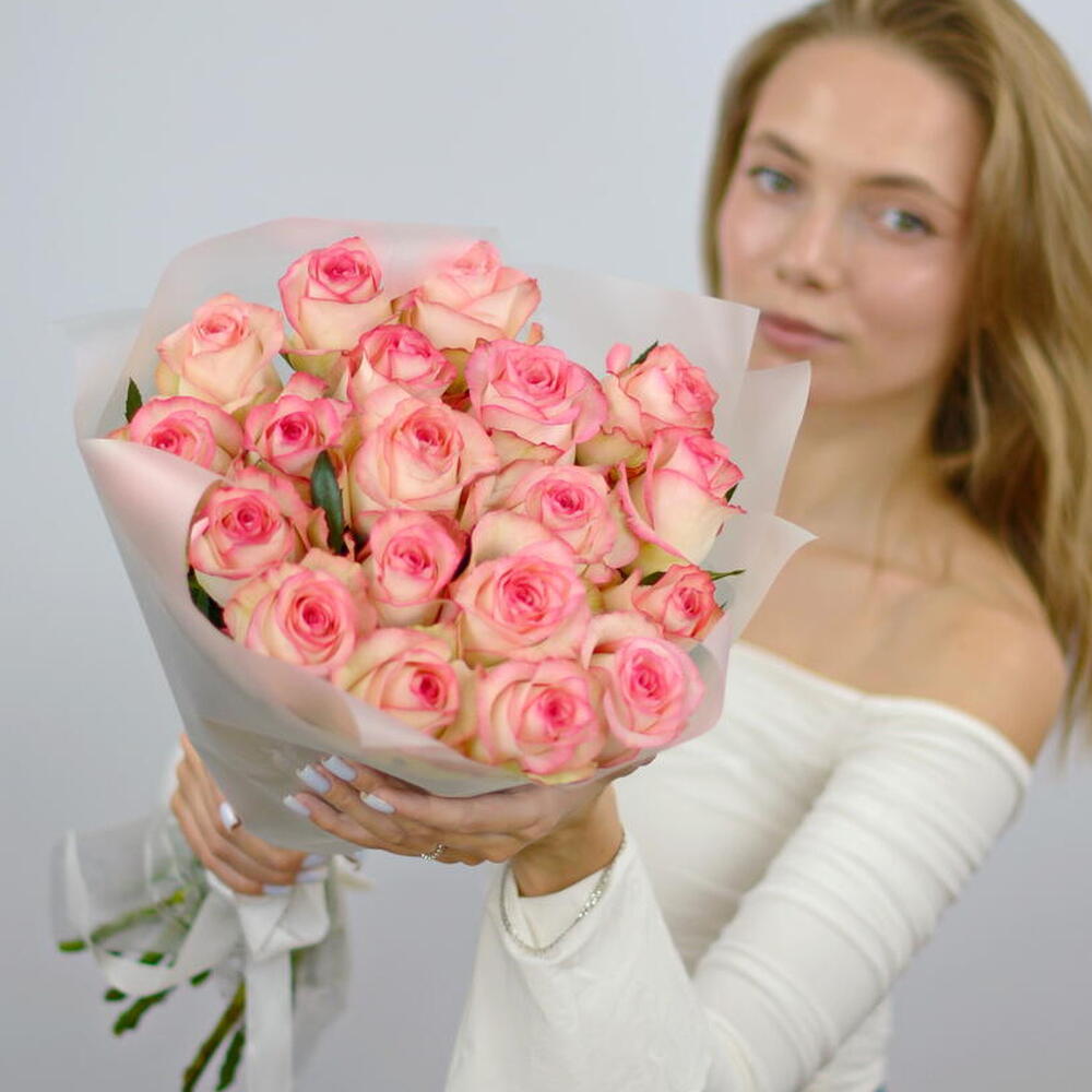 Букет розовые розы, 19 роз