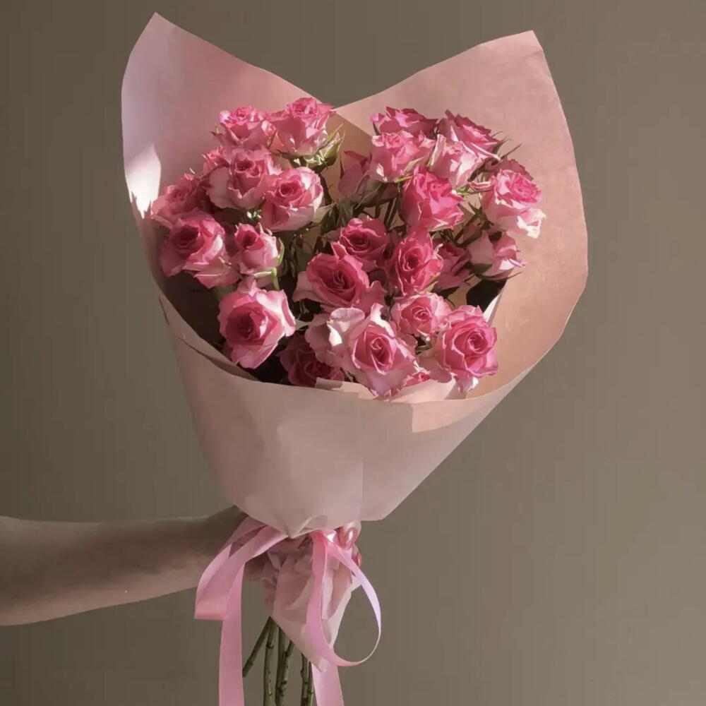 Кустовые розы в букете 7