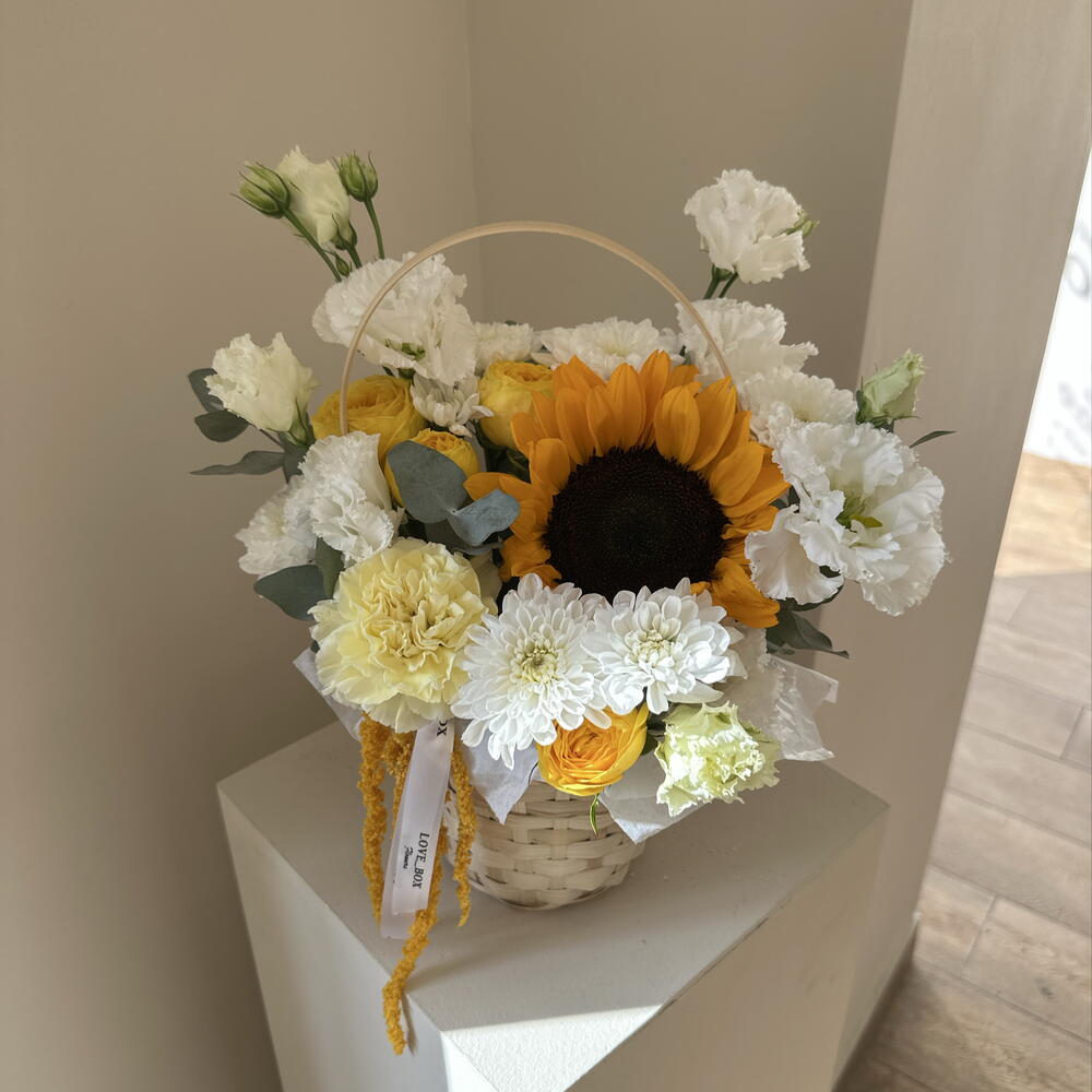 Корзинка с подсолнухом