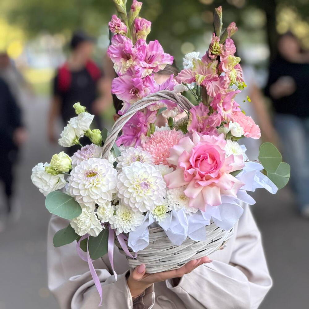 Композиция в шляпной коробке «Нежность»