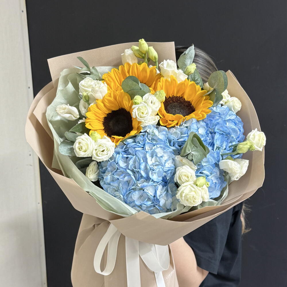Signature bouquet 28