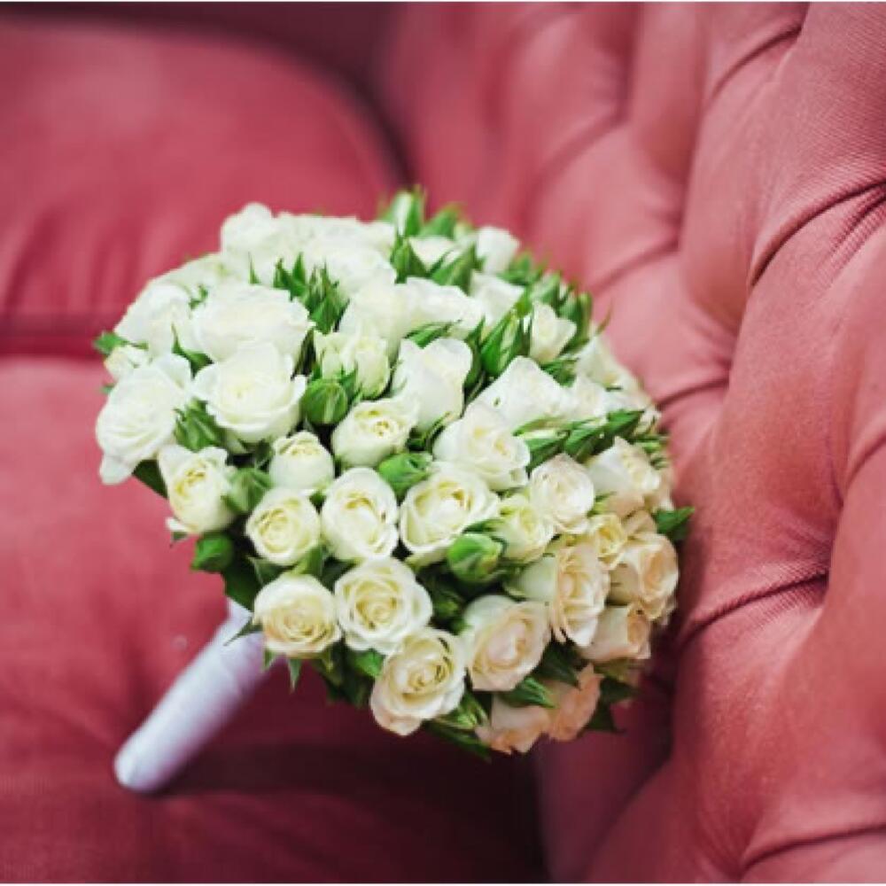 Свадебный монобукет. Букет невесты кустовых роз. Букет «розовые альстромерии». Букет невесты из кустовой розы. Букет невесты из кустовых розочек белый.