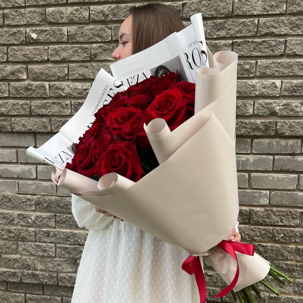 Безупречный букет, крупноголовых бордовых роз