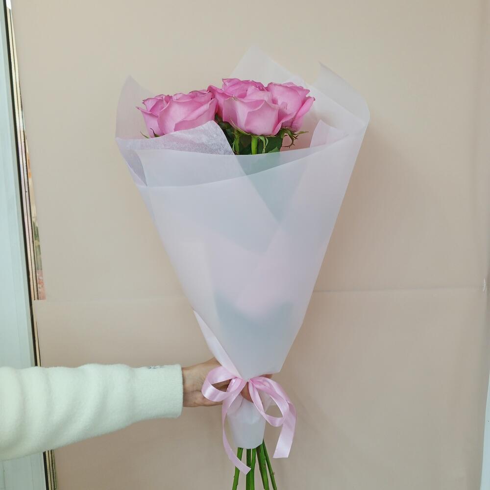 Букет из розовых роз