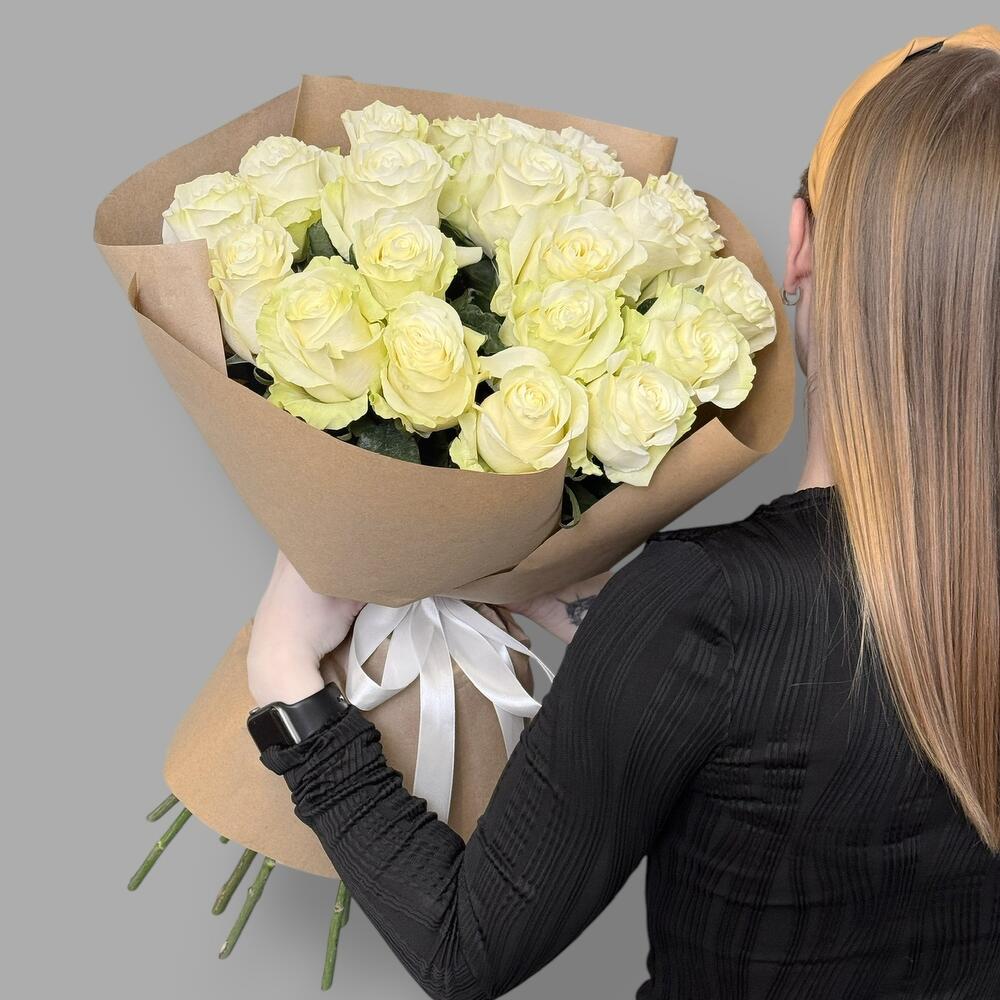 Bouquet of 21 white roses Ecuador
