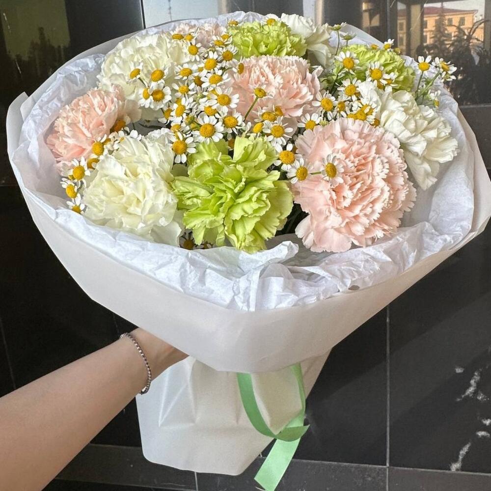 Диантусы с ромашкой