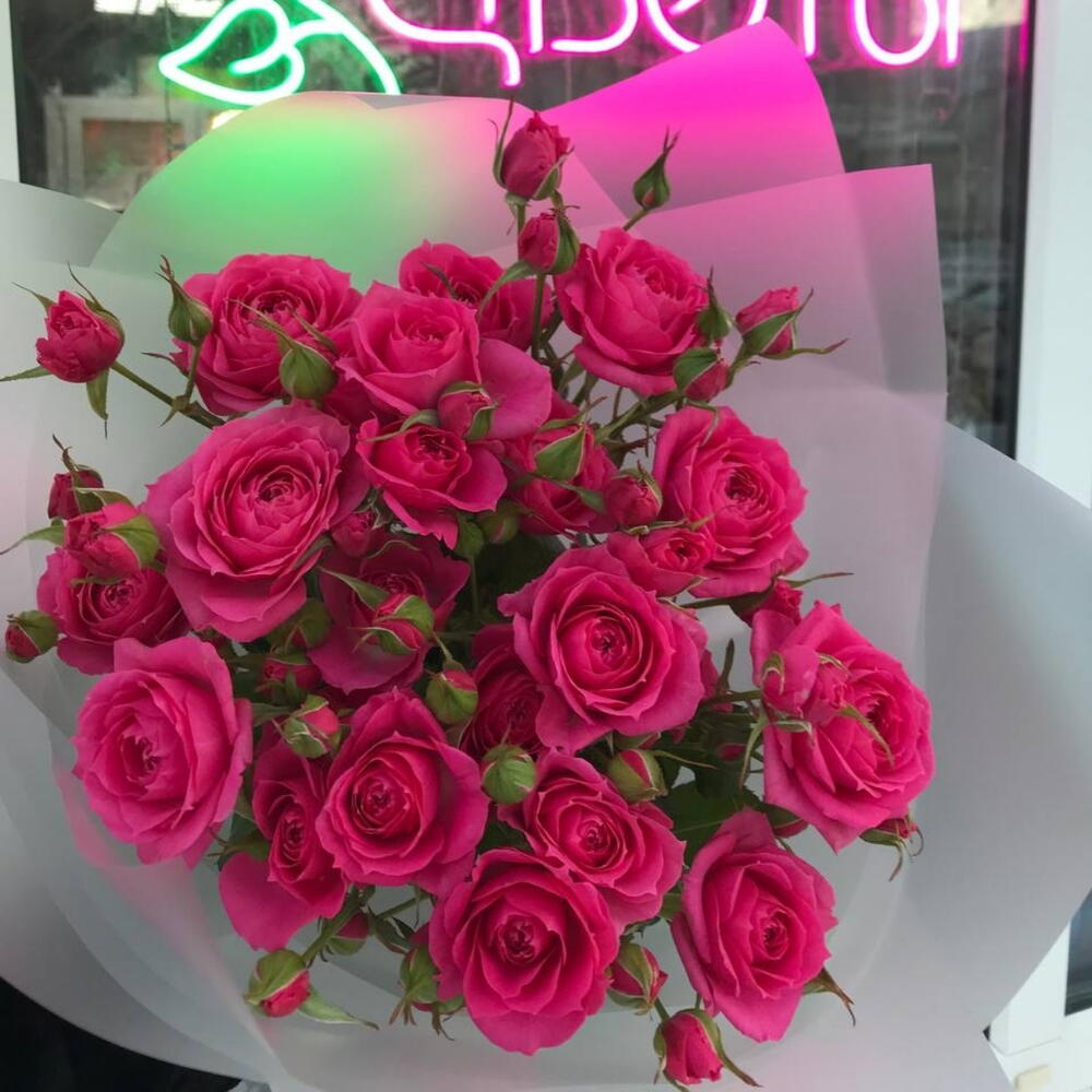 Букет с кустовыми розами 🎀