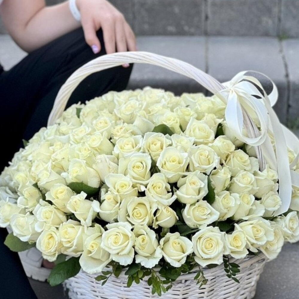 Корзина из роз "Медовый месяц"
