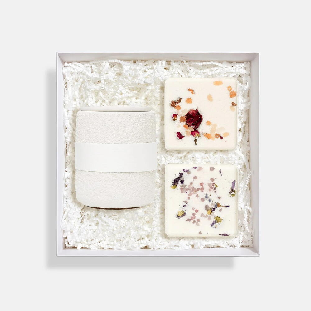 Подарочный набор Bellini May Meadow. Cпа-кубы для ванны (2х150 г) и ароматическая свеча 150 мл