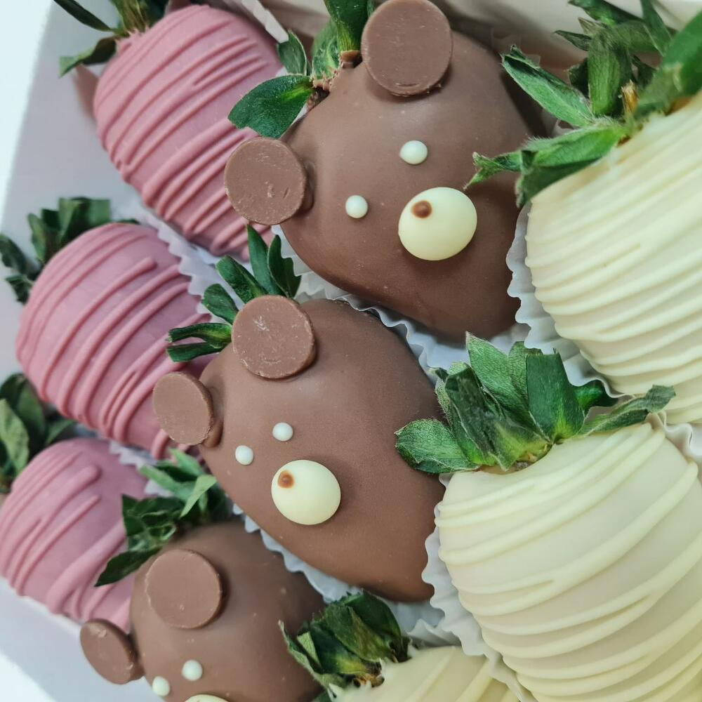Strawberry chocolate with teddy bear pattern