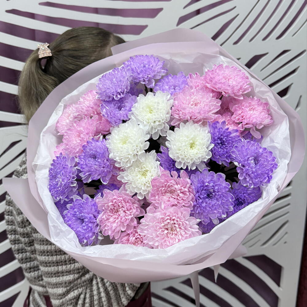 Букет«Радужный свет» из кустовой хризантемы 💜🤍🩷