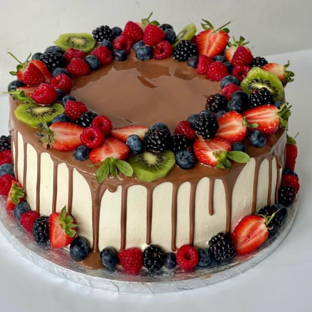 Шоколадный drip торт с ягодами 🍓🍫