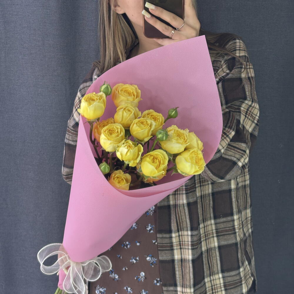 Конвертик мини с желтой кустовой розой яркое солнышко 💛💛💛