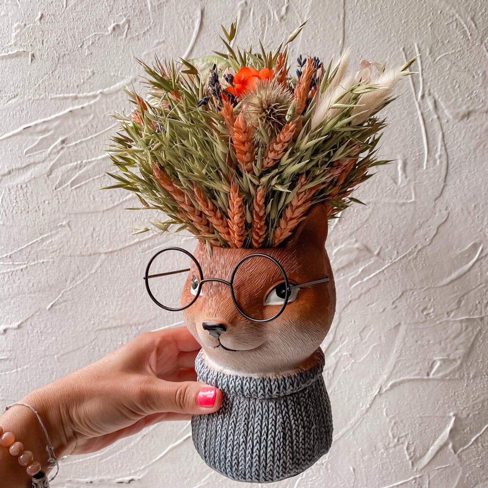 Лис с цветами