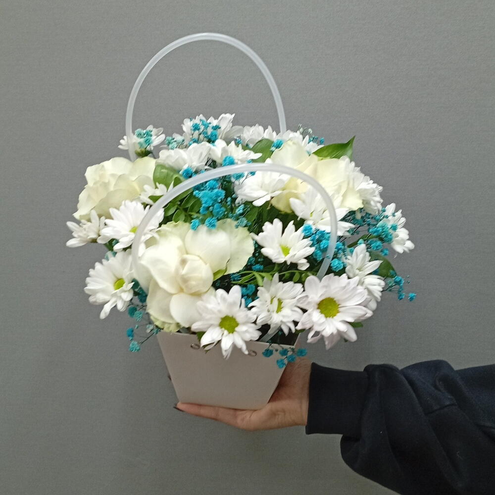 Сумочка из ромашек и французских роз