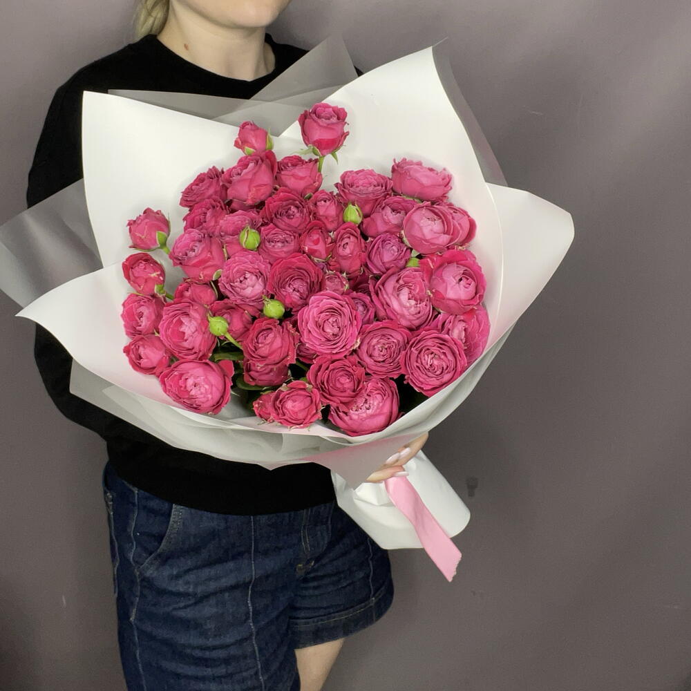 15 малиновых роз