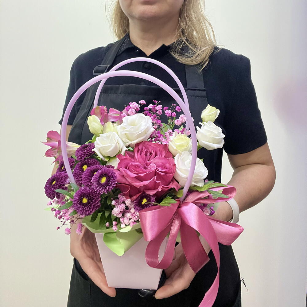 Композиция Яркий комплимент из лизиантуса и пионовидной розы
