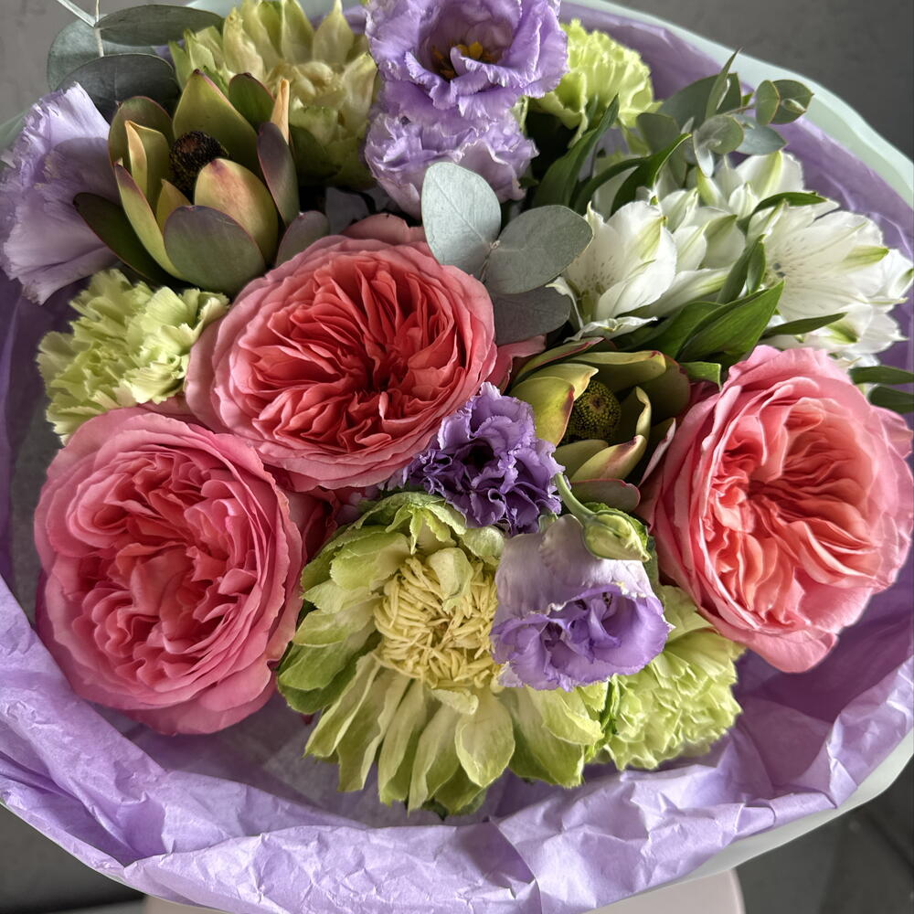 Сиренево - зеленый букет 💐