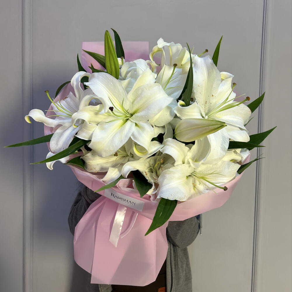 Bouquet of beautiful lilies