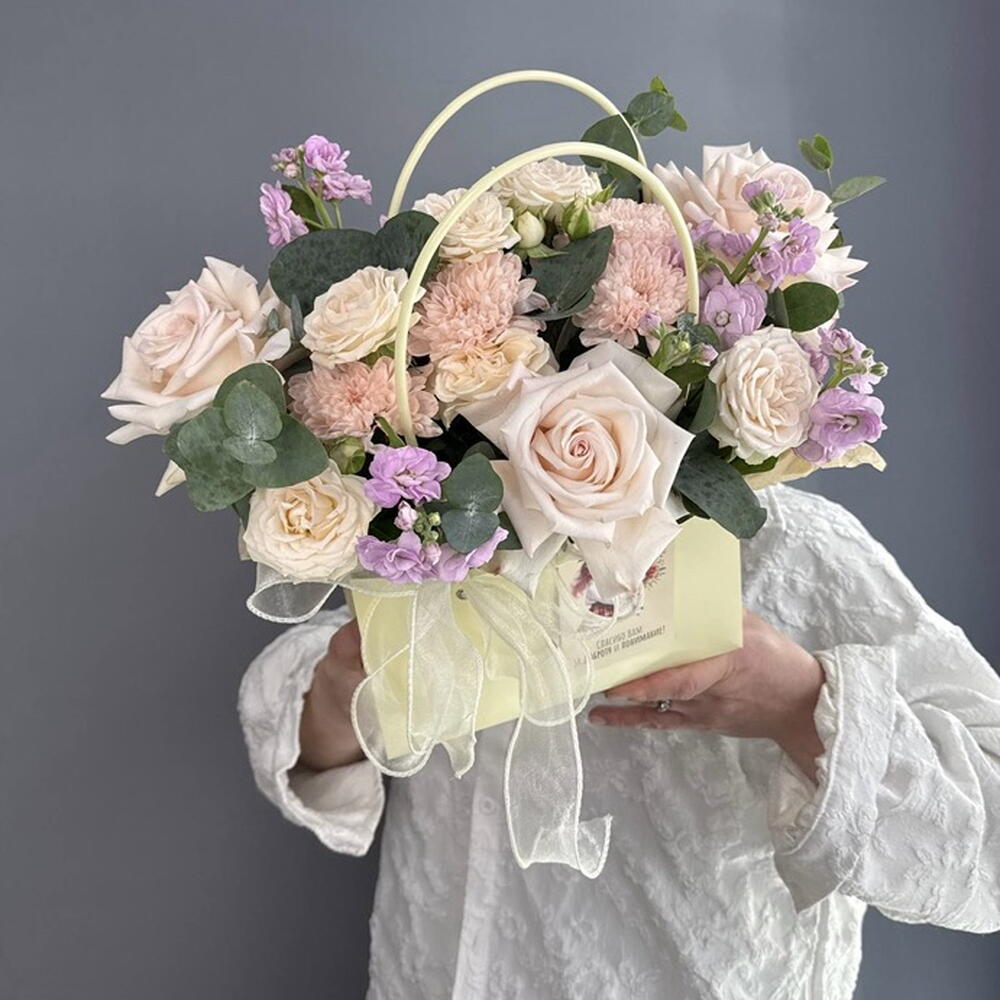 Композиция нежная 🌸 кремовая французская Роза 🥐 ароматная маттиола 💜 + открытка