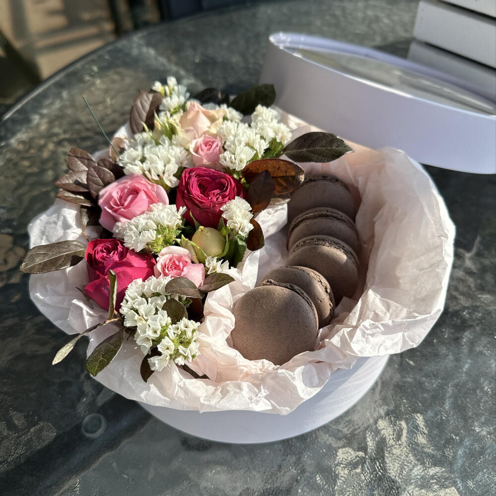 Коробочка с макаронс