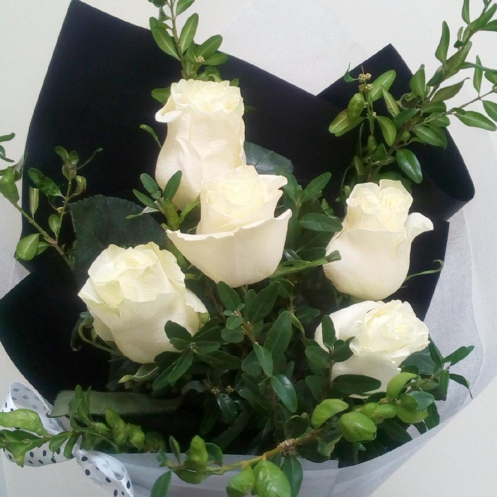 Букет белых роз