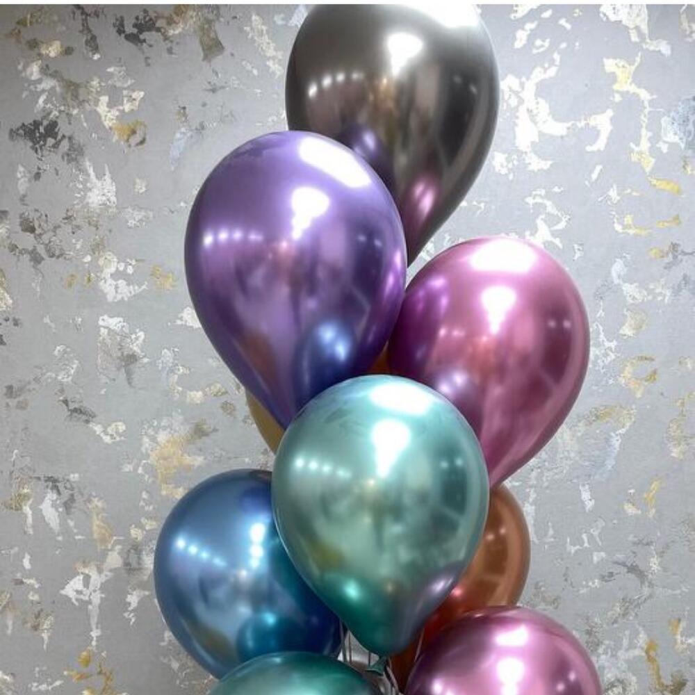 A bundle of 13 helium balloons chrome