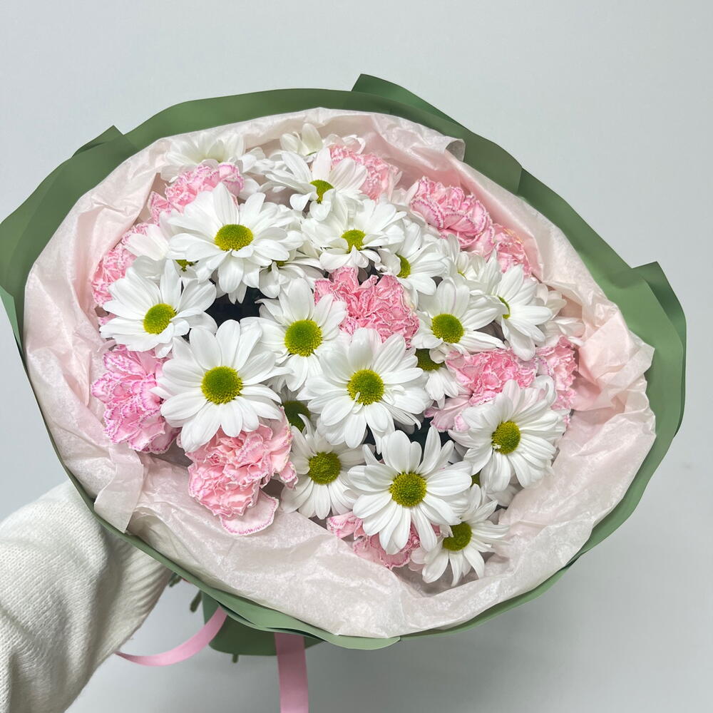 Букет с ромашкой и диантусами 🌸