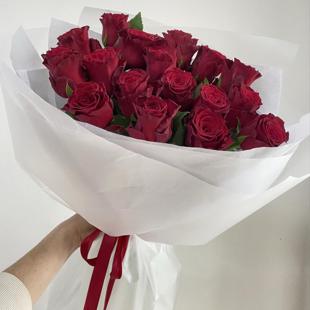 Букет из красных роз Родос 17