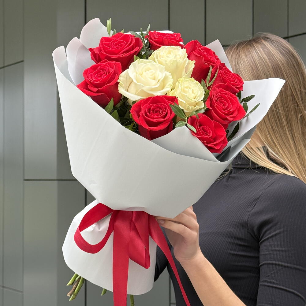 Fairy bouquet of red and white roses