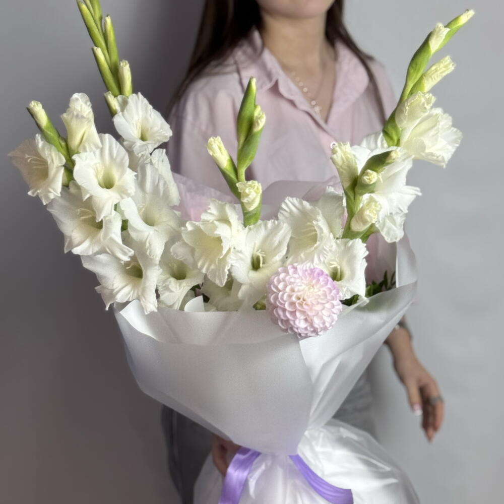 Букет с гладиолусами
