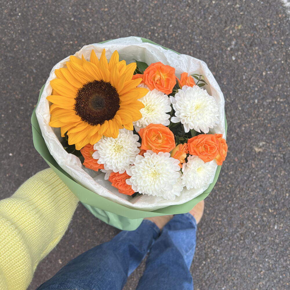 Букет с подсолнухом
