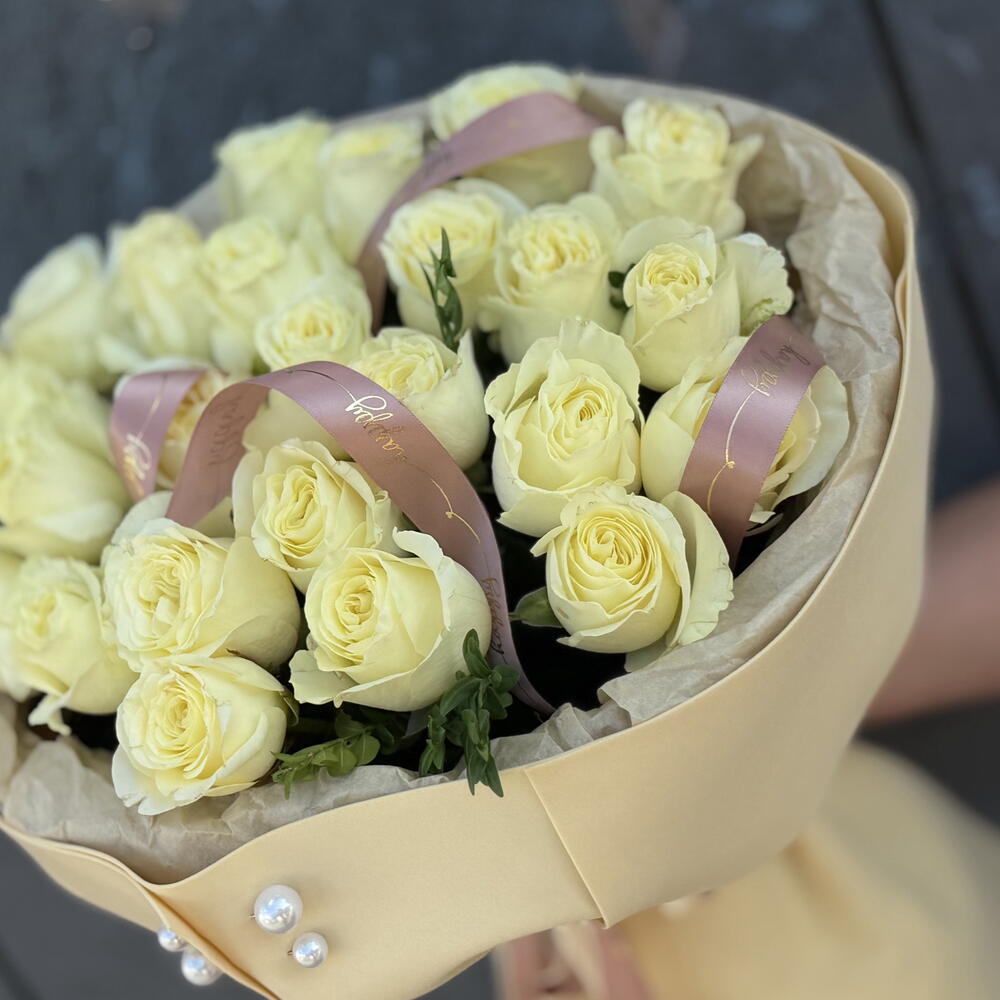 Букет из белых роз Афродита