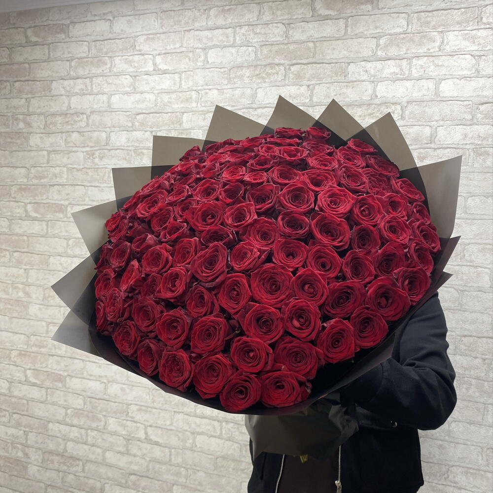 Красные розы 🥰🌹🌹🌹🥰